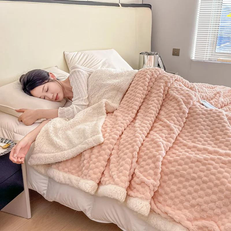 Little Fragrant Style Extra Thick Golden Turtle Velvet Jacquard Wool Blanket All Season Universal Multifunctional Office Blanket