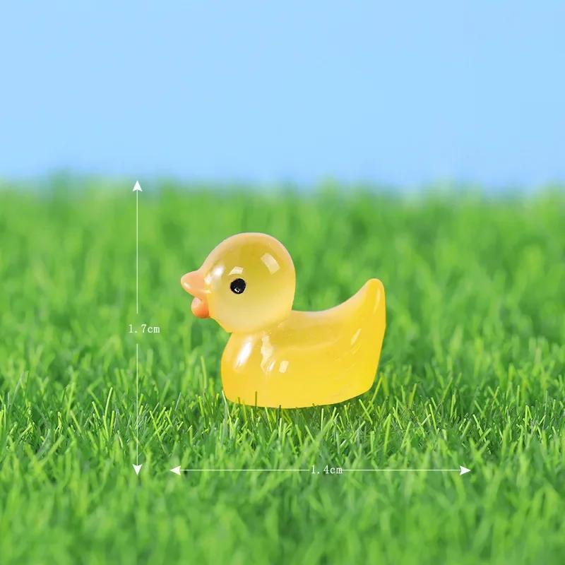 

Набор из 10 светящихся в темноте смоляных уточек - Прочный и милый декор для приборной панели автомобиля для очаровательного интерьера