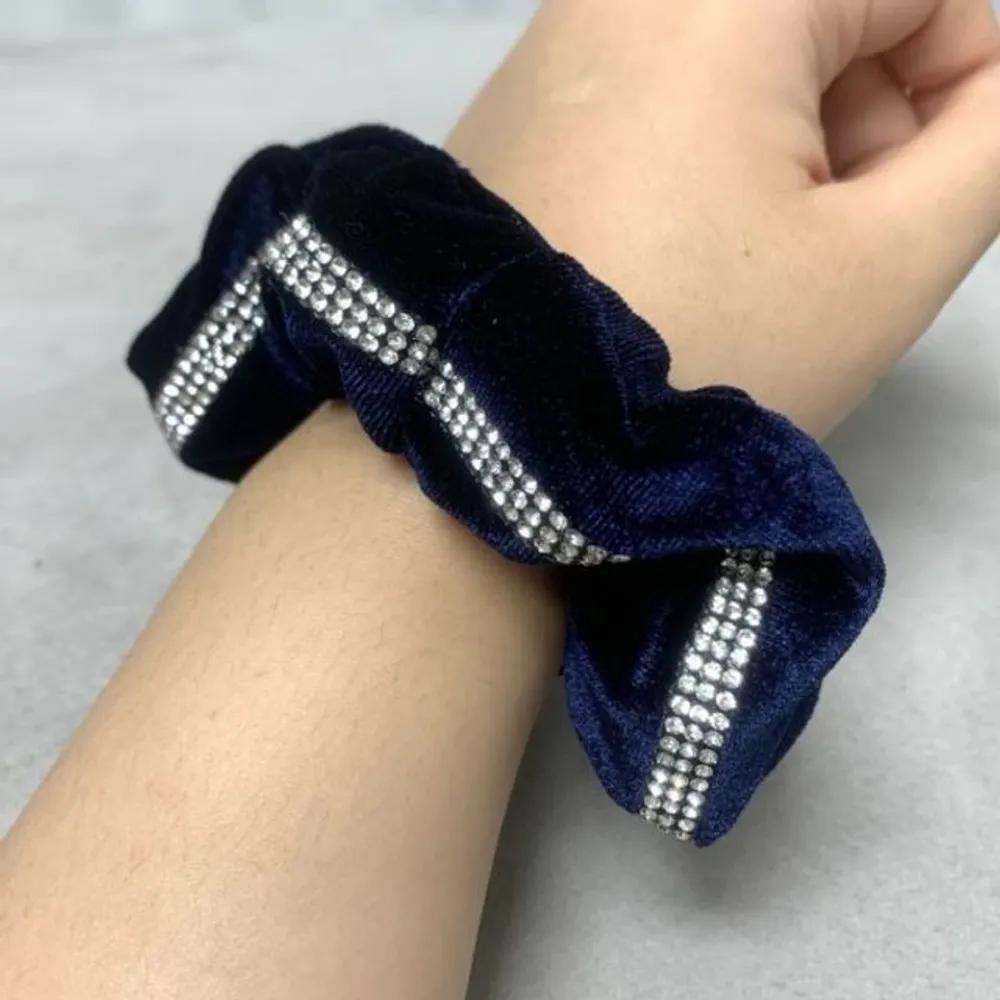 Velvet updo, luxurious cubic scrunchie, lovely Navy