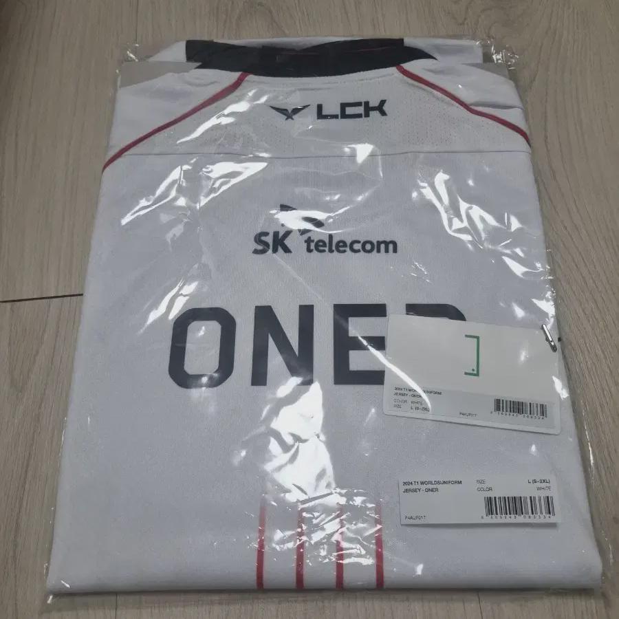 

Unopened) World s T1 Owner L Short Sleeve Jersey
