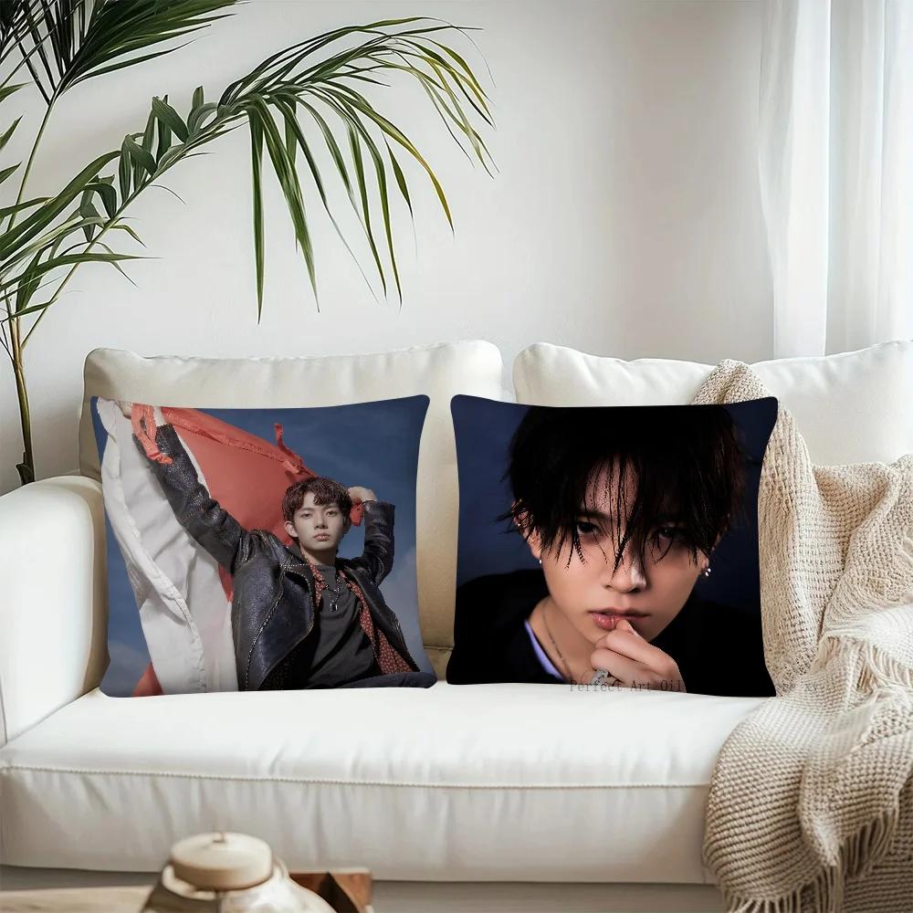 1 szt. Koreańska Grupa Kpop HEESEUNG Poszewka na Poduszkę Kwadratowa Poszewka na Poduszkę Dekoracja Sypialni Sofy Pokoju Codzienna Poszewka na Poduszkę