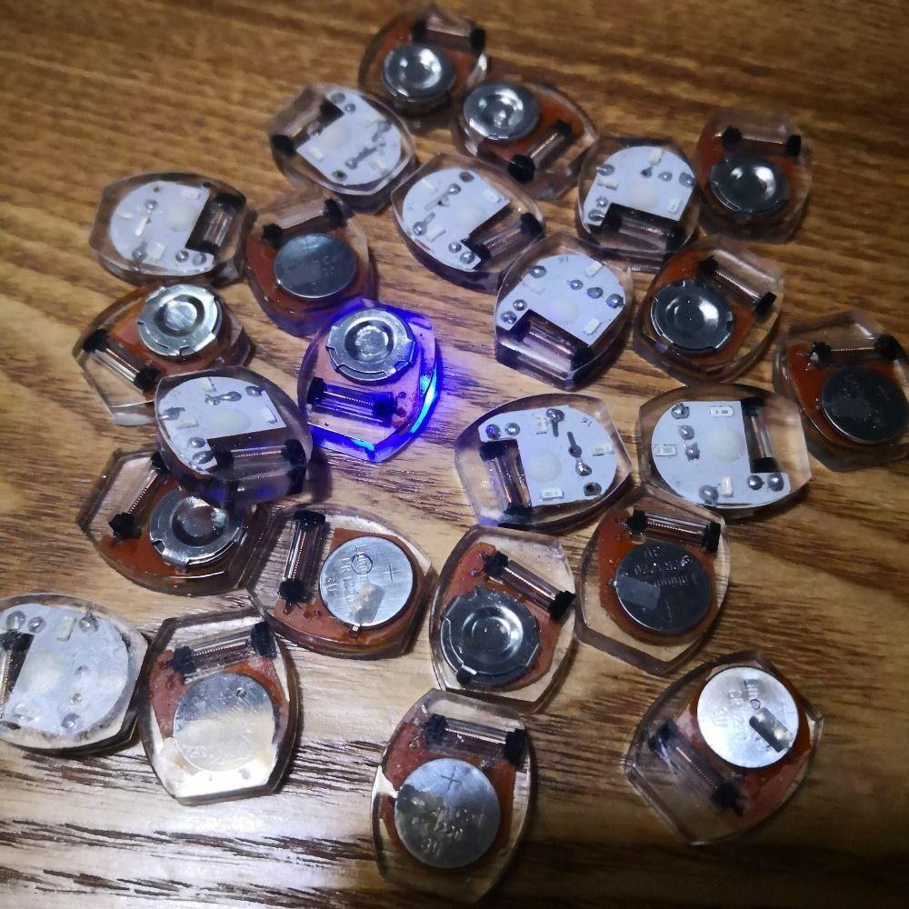 10 Stück Leuchtendes LED Schuhlicht Schuhdekoration Leuchtendes Miniatur-Vibrationslicht Kunststoffbewegung Elektroniklampe Kindergeschenk