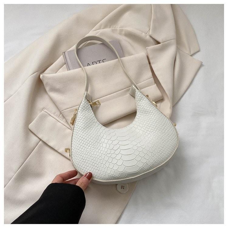 Elegant 2023 Summer New Women's Handheld Underarm Bag Chic Vintage Style Soft Pu Material