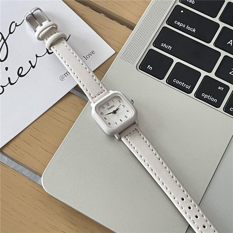 E-commerce small square watch, girl student junior high school watch, belt quartz watch Domestic e-commerce hot product белый