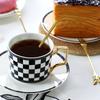 Feines Knochenporzellan Kaffeetassen- und Untertassensets, 270 ml Wunderschön glasierte Teetasse mit Goldrand und Henkel, Keramik-Kaffeetassen mit goldenem Löffel