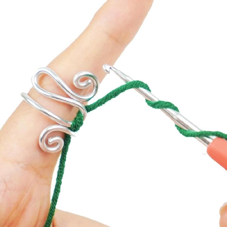 5Pcs Adjustable Knitting Loop Ring Crochet Loop Metal Yarn Guide Finger Holder