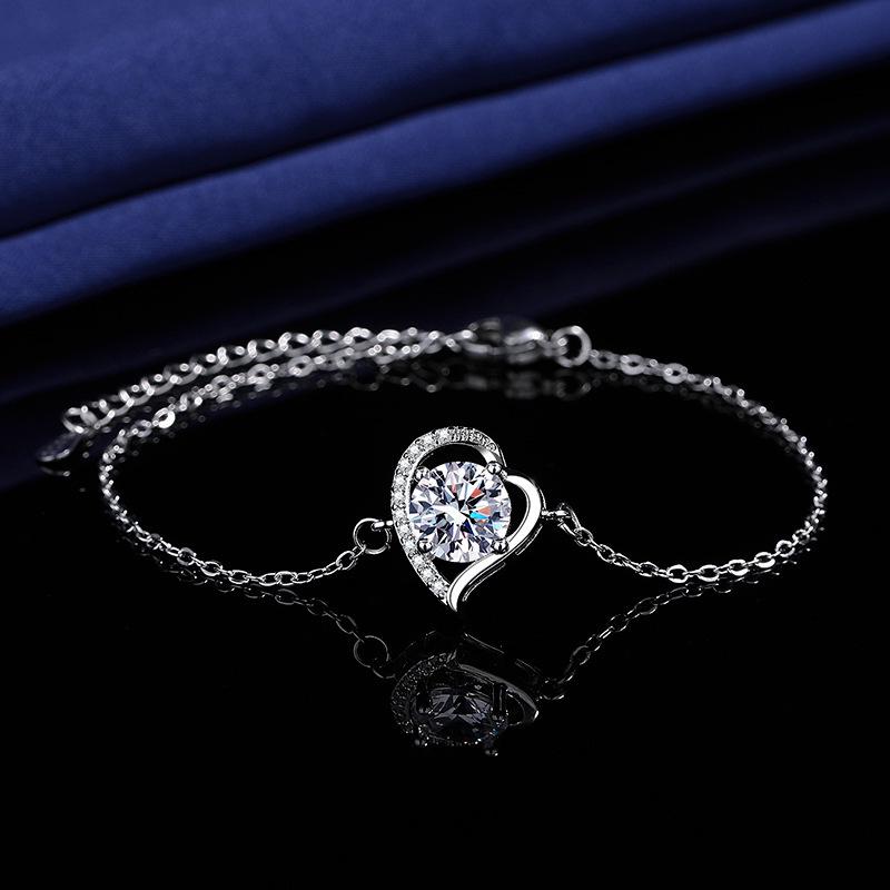 Hot-Selling Four-Leaf Clover Moissanite Bracelet for Women – Versatile, Elegant, & Perfect Gift