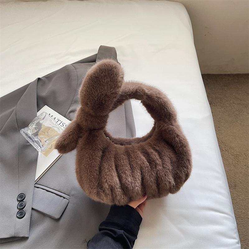 Cute Plush Small Bag 2025 Autumn New Trendy Fashion Trend Foreign Style Girl Handbag Temperament Casual Bag