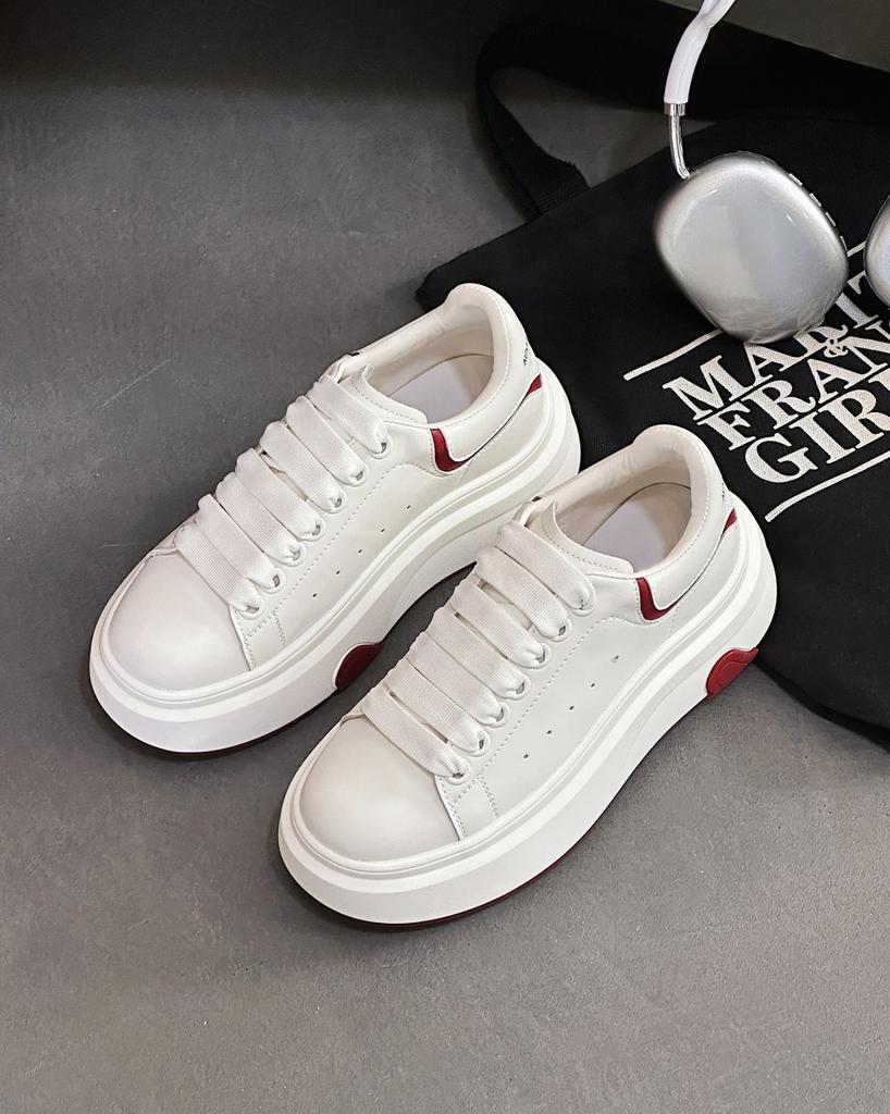 Leather retro little white shoes women's 2025 spring new love McQueen versatile thick-soled heightening casual sports board shoes