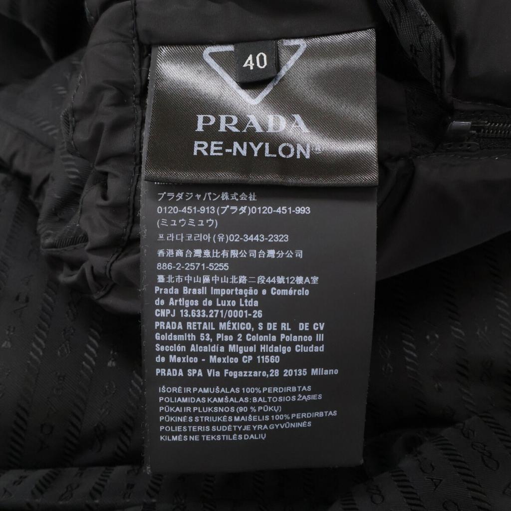 Prada 29Y056 Triangle Logo Plate Re-Nylon Cropped Down Jacket Jacket 40 blackUsed