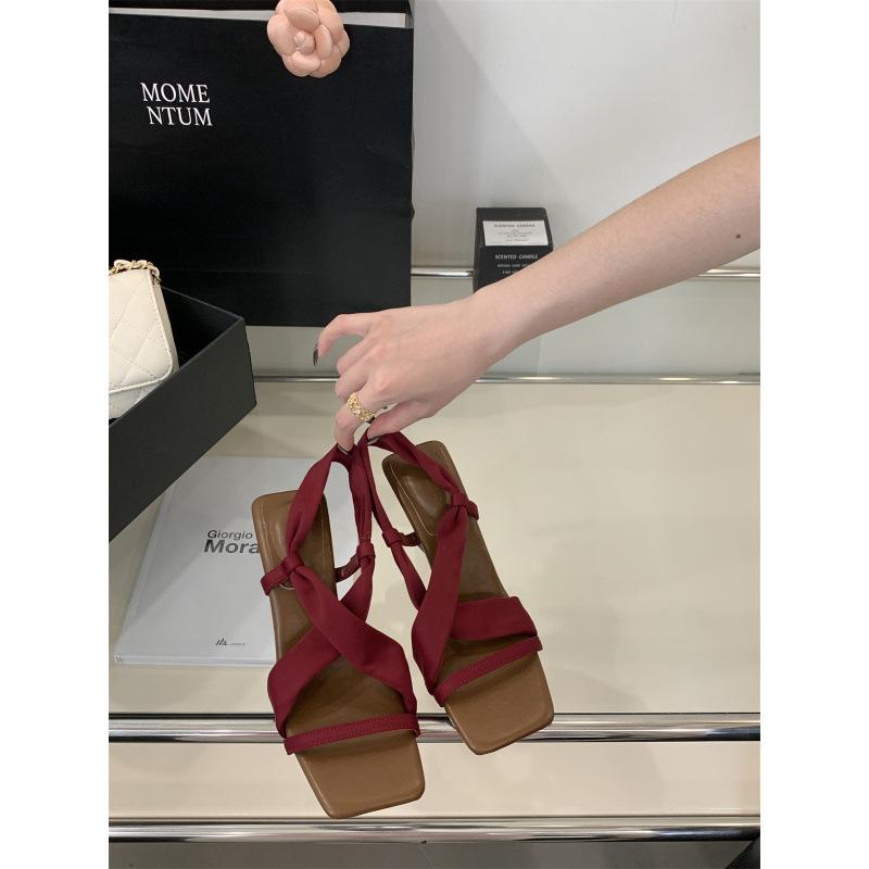 

2025 новые летние ретро босоножки на высоком каблуке с ремешком через палец женские шпильки с открытым носком французские с юбкой крутые шлепанцы 39 красный