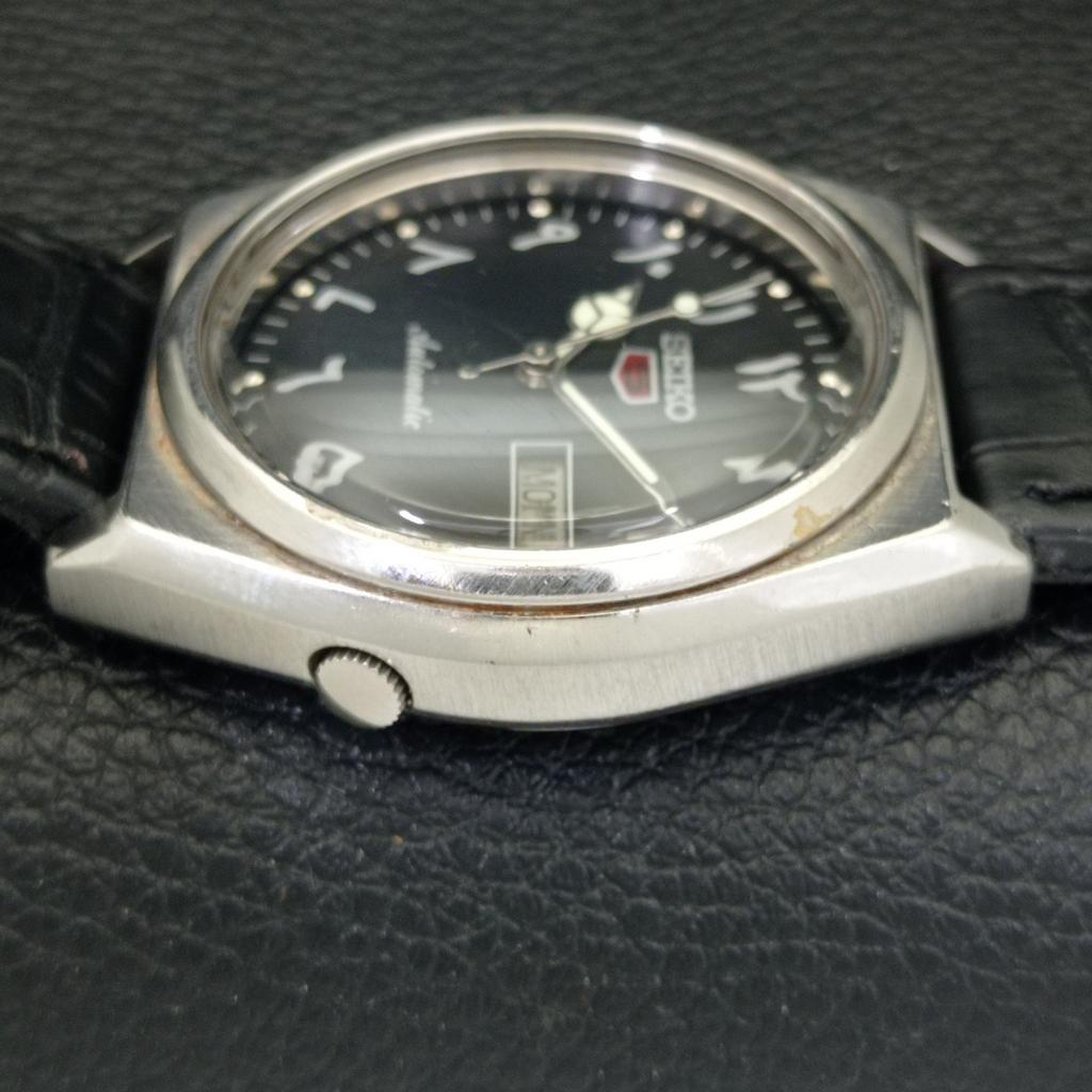 SEIKO 5 AUTOMATIC JAPAN MENS 7009A VINTAGE ARABIC BLACK DIAL WATCH a701215-5 R206a-a701215