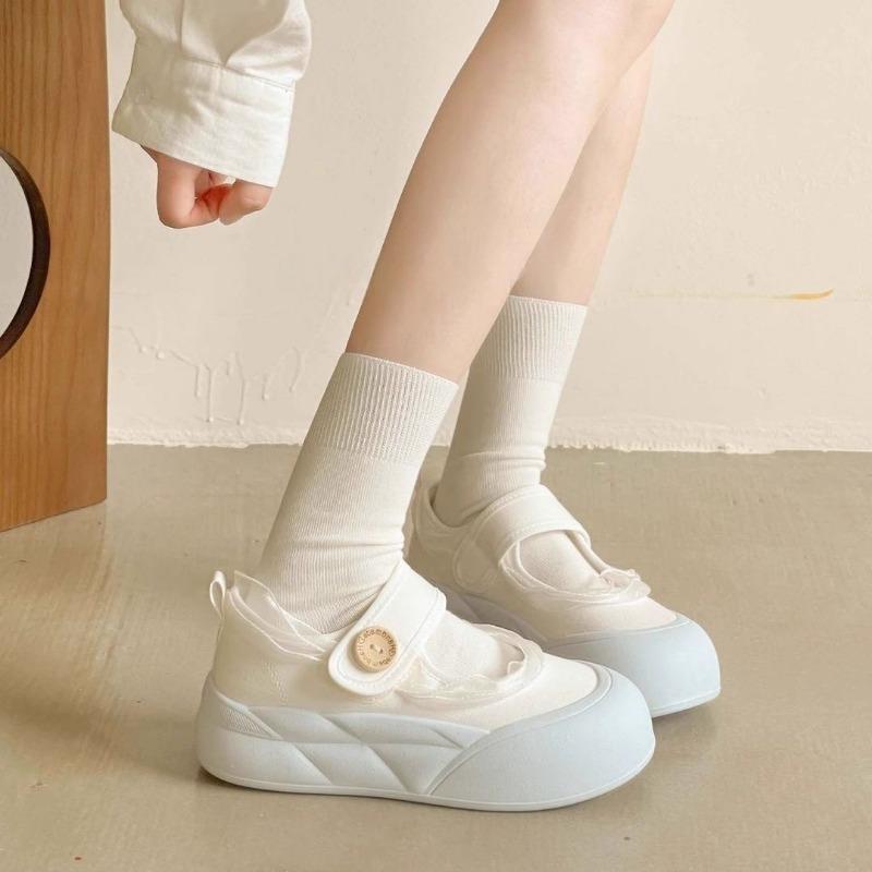 

Толстоподошвенные увеличивающие рост маленькие белые туфли женские весенне-летние новые на липучке дышащие повседневные универсальные полые повседневные туфли 40