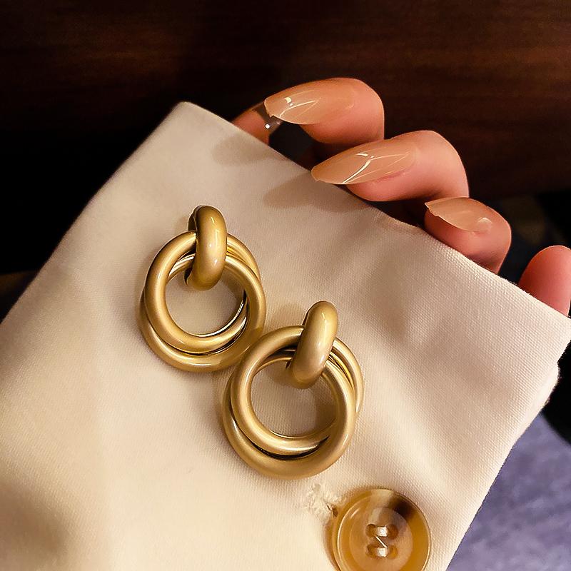 Exaggerated Baroque Metal Generous Circle Earrings for Women New Design Matte Gold Simple Drop Earring Fashion Zircon Gift