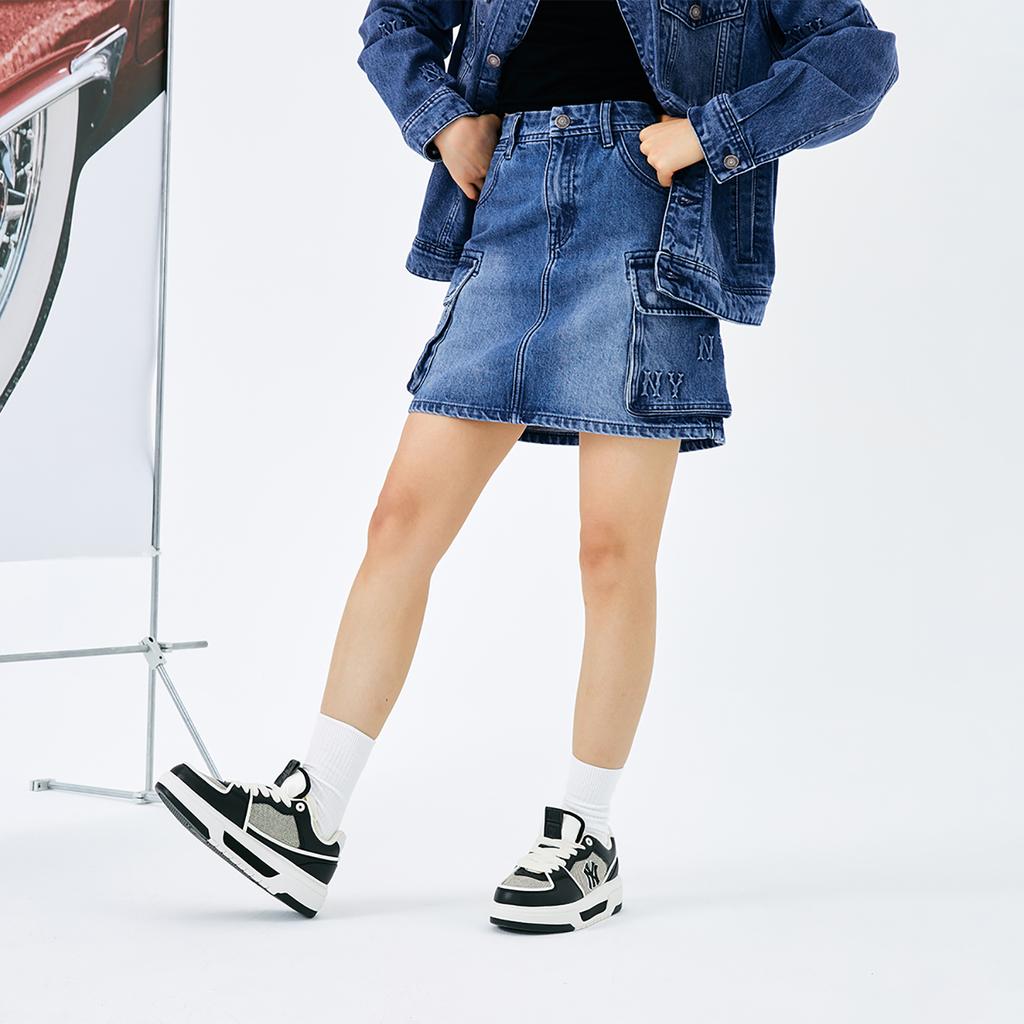 New MLB MONOGRAM Collection New York Yankees 24FW Denim Short Skirts Women's Indigo 3FDSM0444-50INS