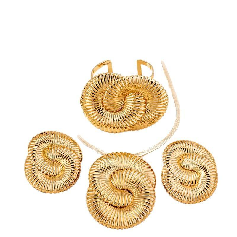 3 Pcs Western Bold Geometric Twisted Wave Jewelry Set Women Metal Circle Hoop Earrings Necklace Statement Fashion Jewelry Gift