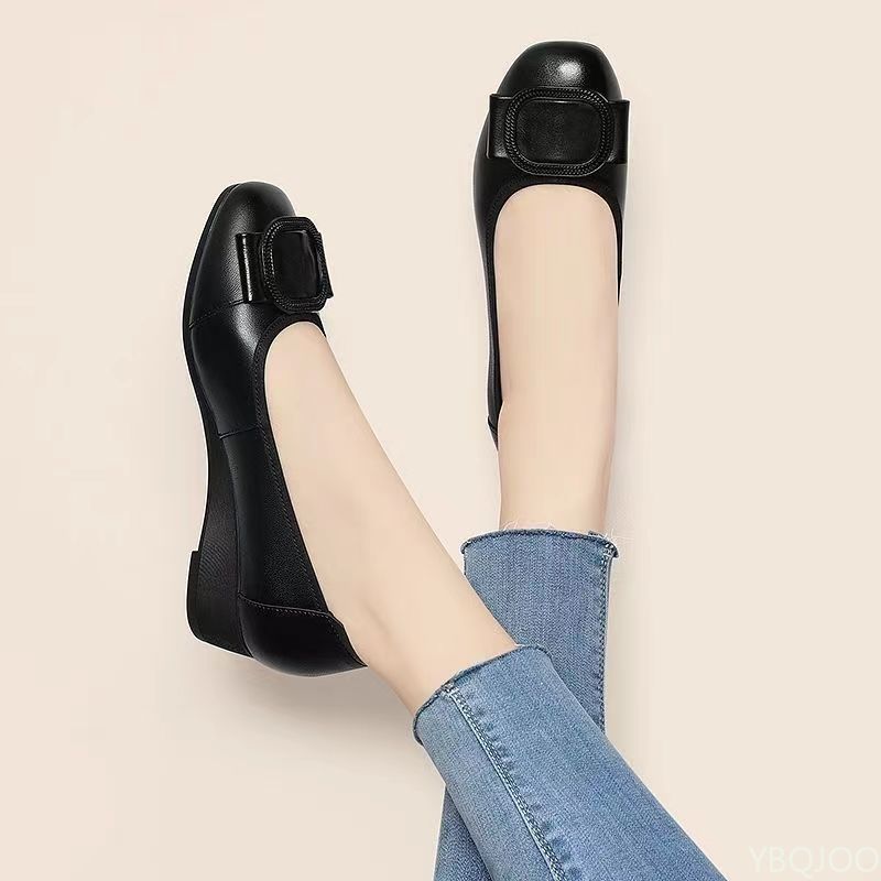 

Женские новые туфли на мягкой подошве, модные черные туфли на плоской подошве для мам, повседневные легкие нескользящие туфли, универсальная удобная женская кожаная обувь Mujer 35 чёрный