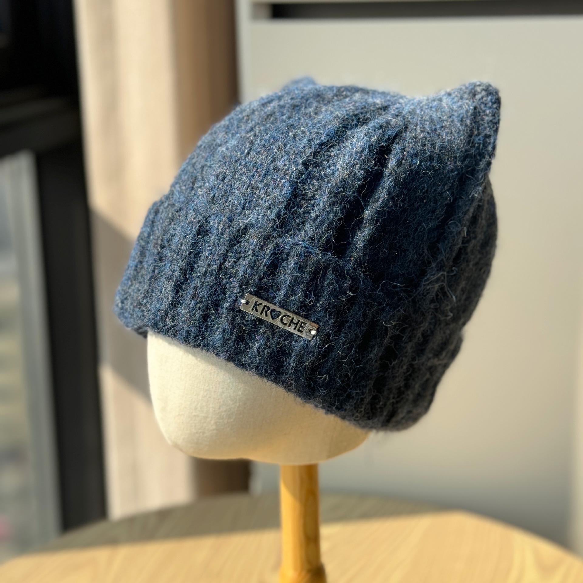 

New casual knitted hat for women, fleece-lined and thickened, versatile woolen hat for large head circumference, warm ear-protecting cold weather hat Adult54-60Average Size темно-синього кольору