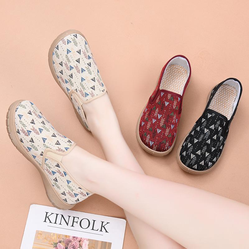 Shoes women's spring and summer new flat-soled canvas shoes lazy mother shoes soft-soled cloth shoes women's single shoes