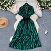 Letní dámské tištěné midi šaty s vintage výstřihem do V, krátkým rukávem a vysokým pasem, áčkové, jednořadé, ležérní šněrovací šaty