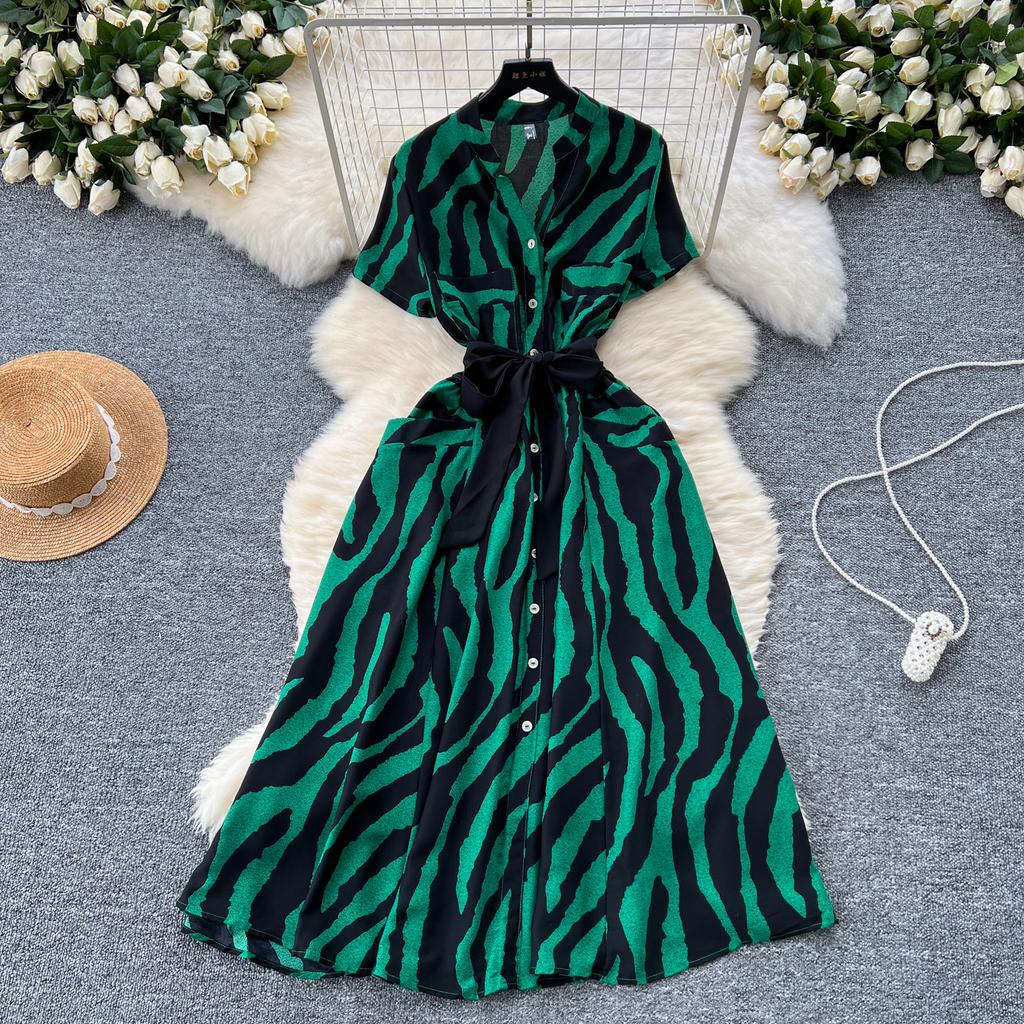 Letní dámské tištěné midi šaty s vintage výstřihem do V, krátkým rukávem a vysokým pasem, áčkové, jednořadé, ležérní šněrovací šaty