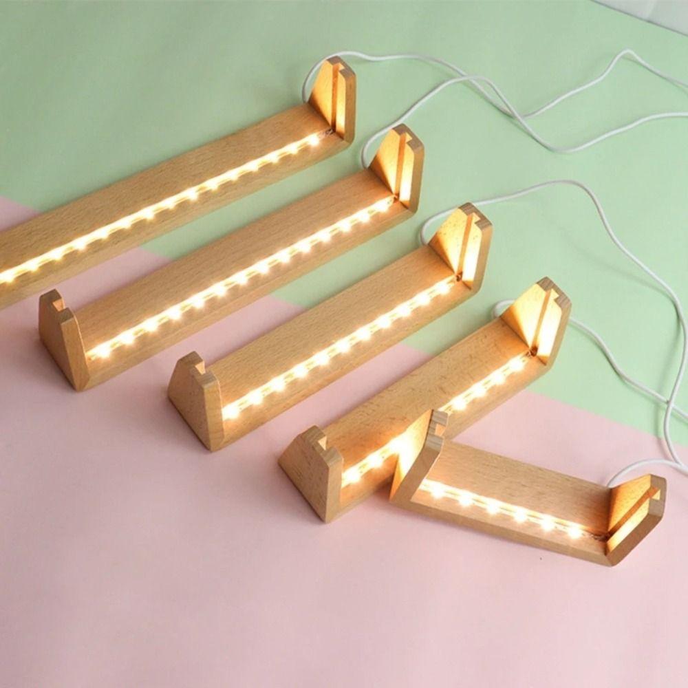 Teplé světlo Dřevěná osvětlená základna Design ve tvaru U Akrylové karty Stojany na vystavení 3D Krystaly Vystavení