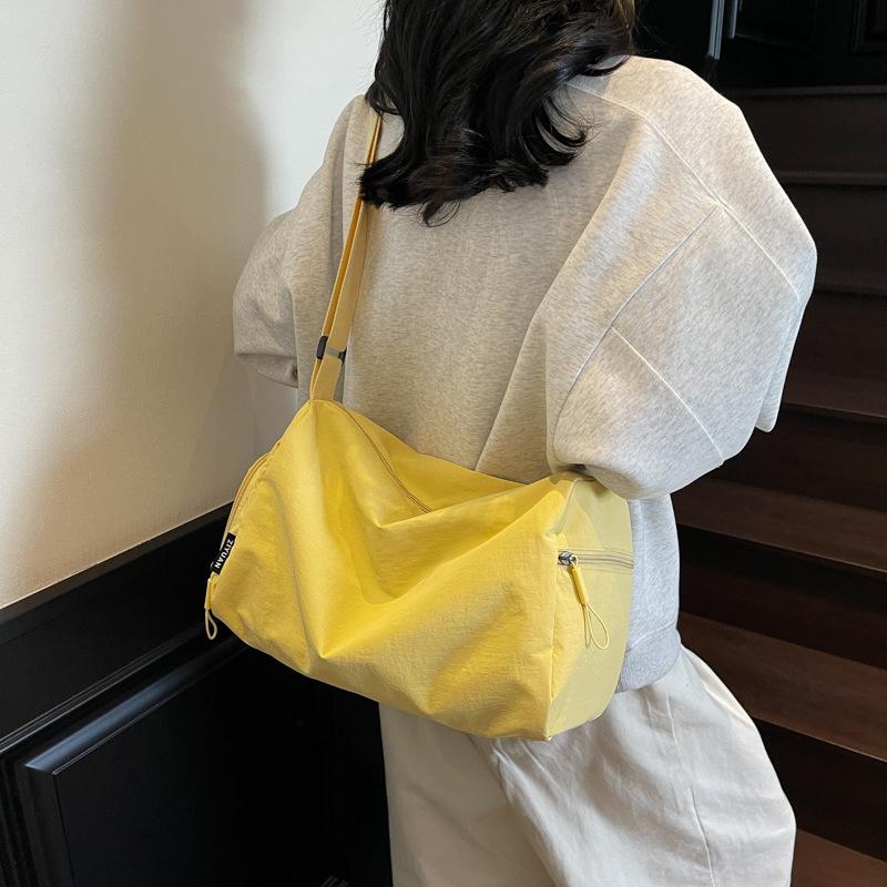 Solid color large-capacity cloth bag women's versatile messenger bag college student class bag lightweight sports shoulder bag
