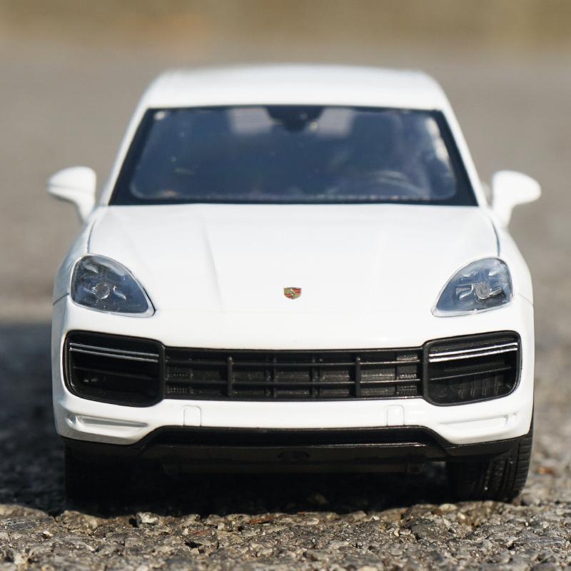 Welly 1/24 Porsche Cayenne Turbo SUV Alloy Car Diecasts & Toy Vehicles Car Model Miniature Scale Model Car for Children
