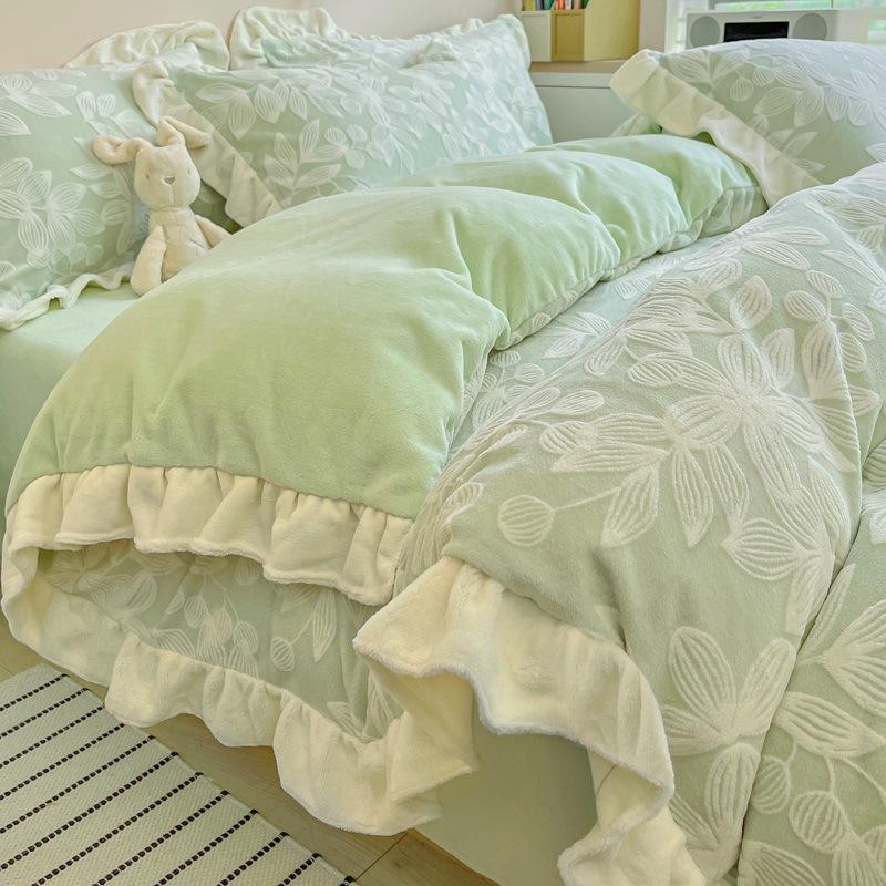 Thickened Milk Fleece Four-Piece Set, Fleece Thickened Bedding, Winter Carved Coral Fleece Quilt Cover, Bed Sheet, Bed Skirt