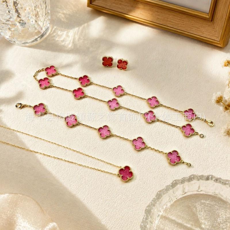 Elegant Pink Clover Flower Jewelry Set Women - Necklace Bracelet Earrings In Gold Plated Copper Lightweight Fashion Accessory