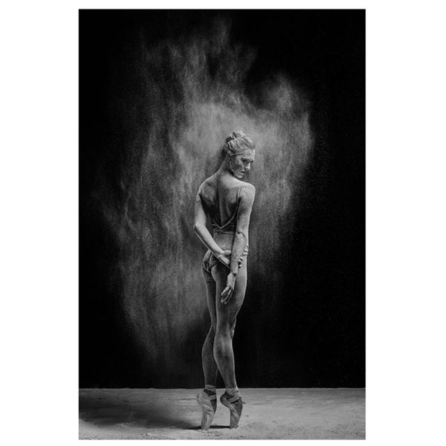 Black and White Ballet Dancer Canvas Painting Elegant Ballerina Pose Print Poster Wall Art Picture Dance Room Home Decor Cuadros
