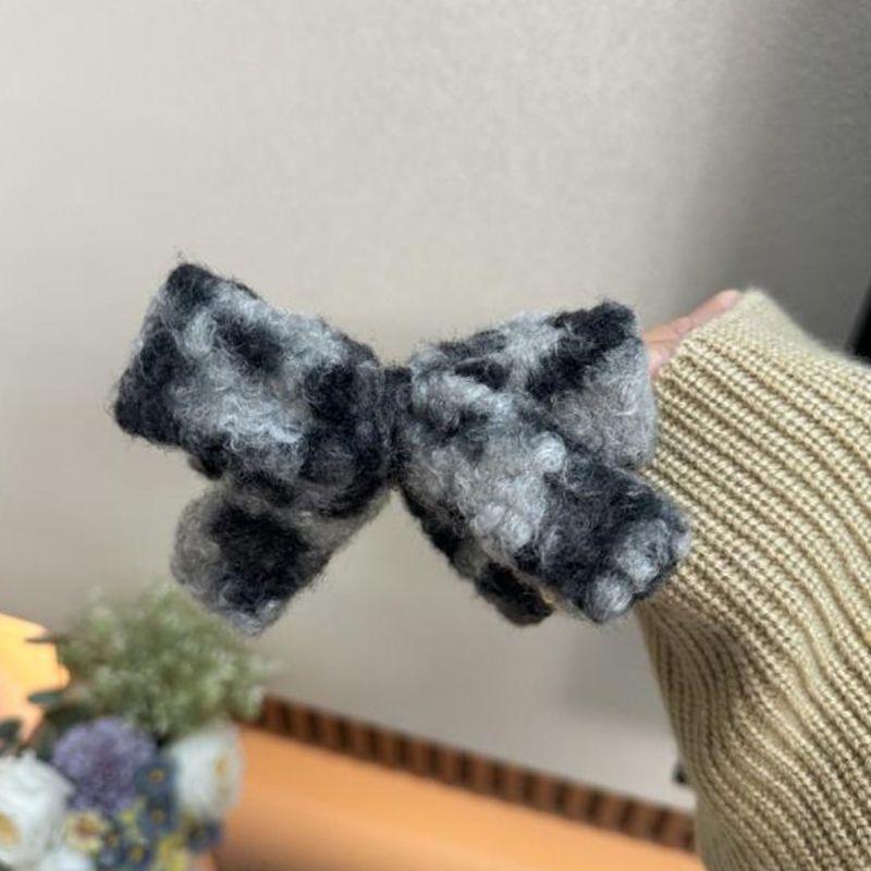 Elegant Marble Plumeria Hair Clip with Cross-Border Design