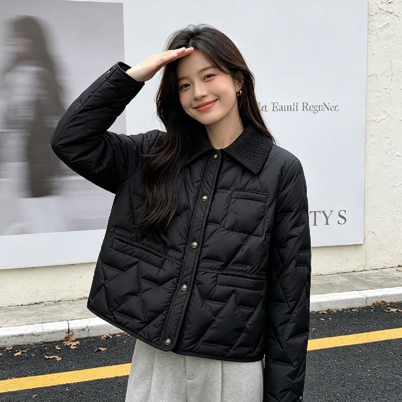 Down jacket women's new short winter light duck down small Pinghu large size