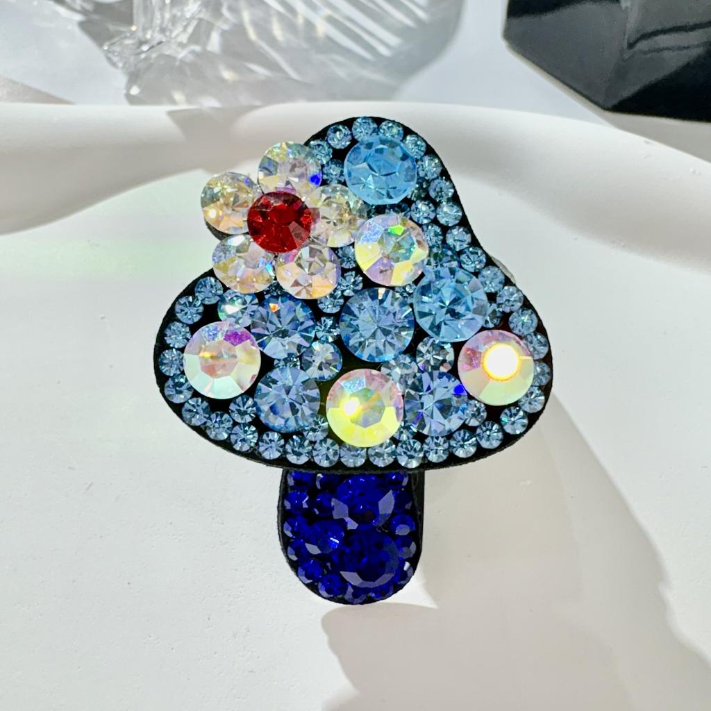New Mini Mushroom-shaped Resin Alloy Plastic Hair Accessory with Rhinestones Bangs Clip BB Clip for Women Party Use