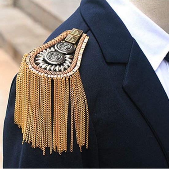 1Pc Vintage Rivet Tassels Shoulder Brooch Badge Suit Epaulette Clothes Decor