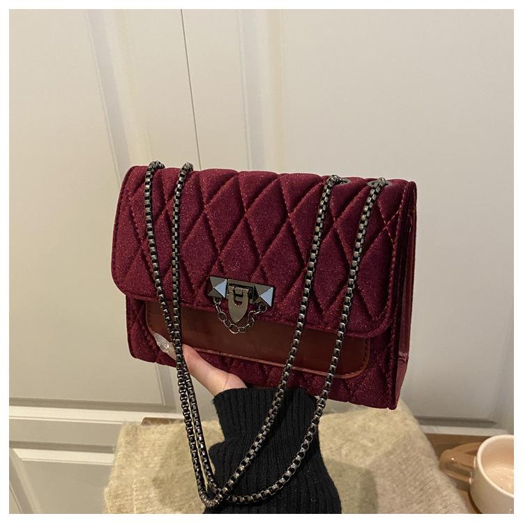 New Velvet Commuting Crossbody Bag Women Fashi Chain Strap Square Shoulder Bag Comfortable and Texture Versatile Chain Bag