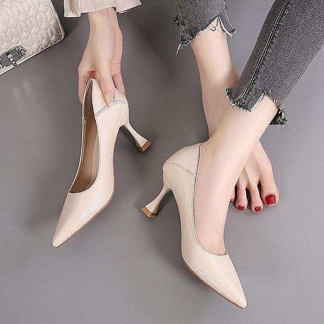 Light mouth shoes soft sole pointed head thin heel high heels professional work black sexy versatile single shoes women 2025 spring and autumn