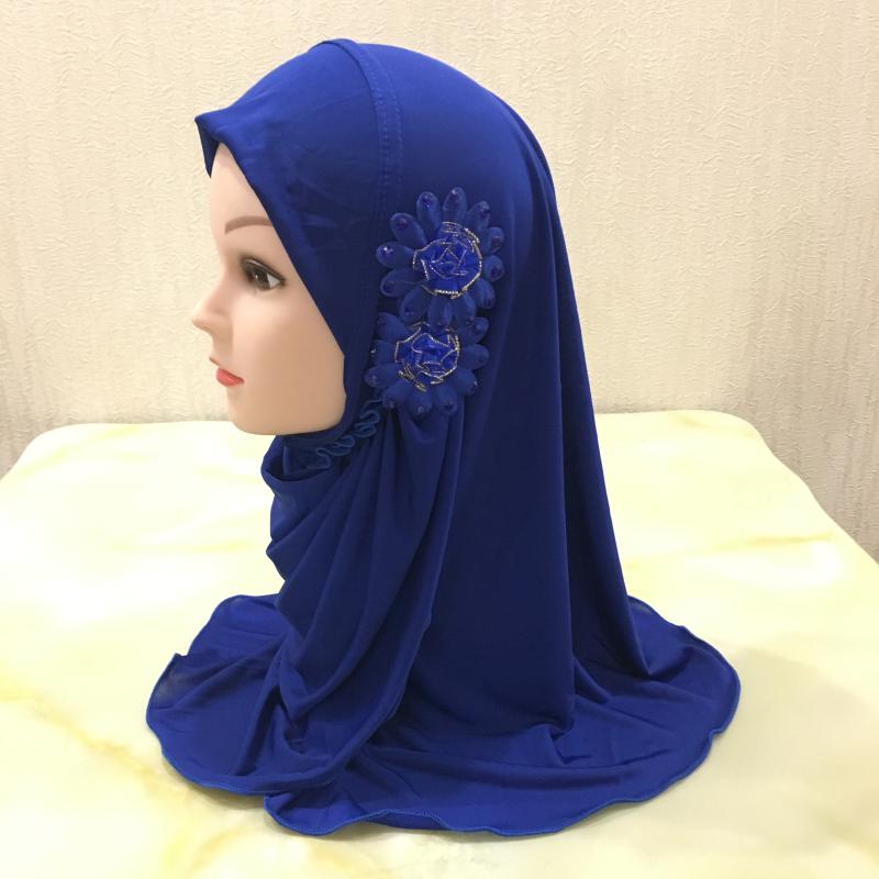 H081 wunderschönes kleines Mädchen Hijab mit Blumen niedliche Hijab-Mützen Damenkappen passen 2-6 Jahre alten Mädchen