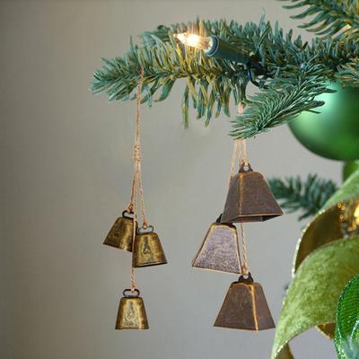 Christmas Bell Pendant Rustic Metal Hanging Decorative Bell with Jute Rope Vintage Wind Chimes Wall Hanging for Home Decor