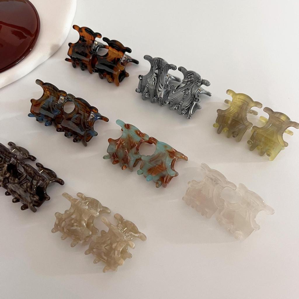 Elegant Gold Label Acetate Mini Hair Clip - Retro Style for Bangs