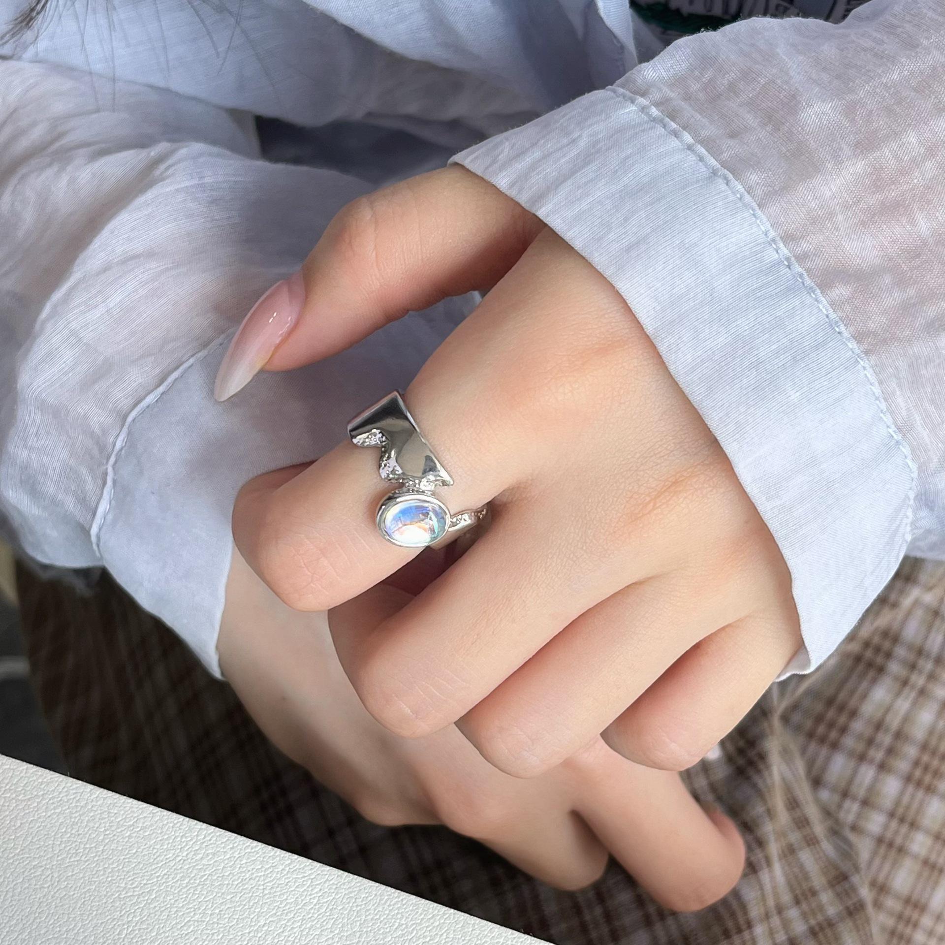 

Influencer Mountain Moonlight Gradient Blue-White Gemstone Ring: Simple, High-End Style Adjustable Open Size
