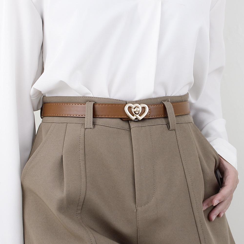 Cintura da Donna in Pelle Regolabile con Fibbia a Forma di Cuore per Vestiti e Cappotti