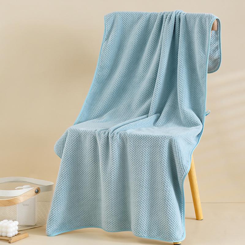 Coral Fleece Bath Towel, Thickened and Enlarged 90 * 170, Covering The Body. Adult Quick Drying and Absorbent Swimming Gift Bath Towel
