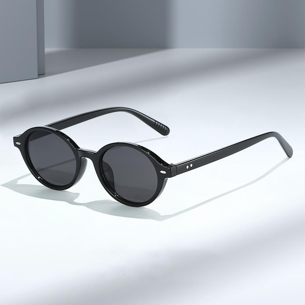 Classic Round-frame Sunglasses, Retro-style with Small Rivets, for Men and Women