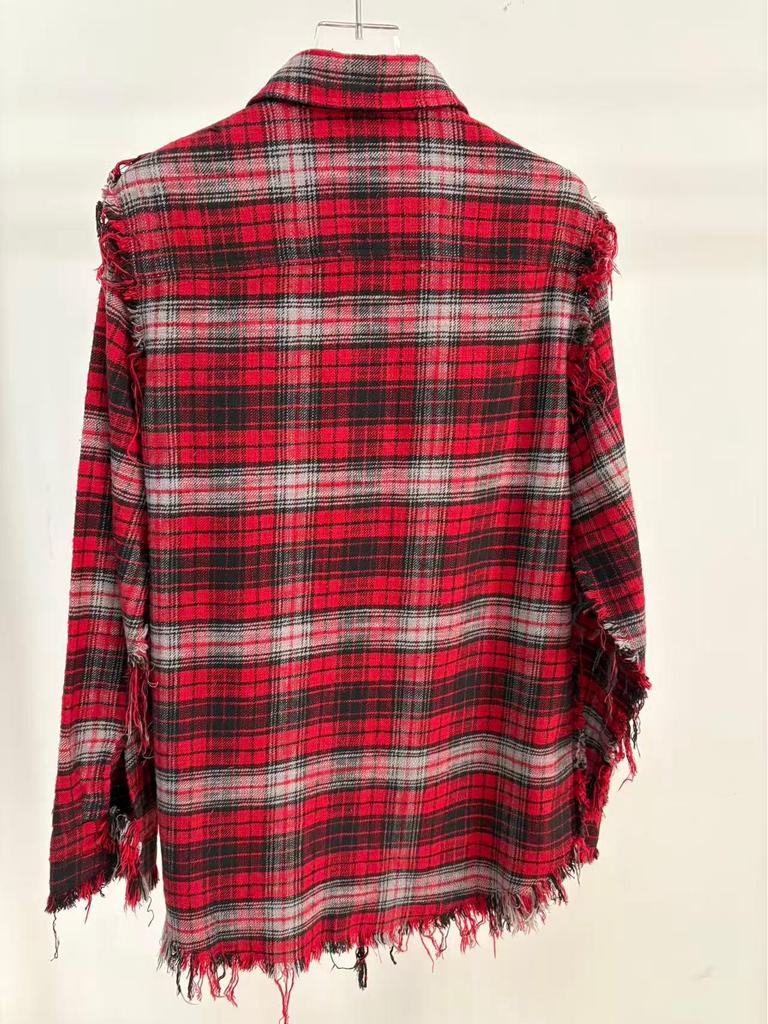 Chemise pour femme à carreaux rouge et noir, coupe ample et décontractée avec ourlet brut effiloché, série Nanyou 13 de Shenzhen - Style Printemps 2026