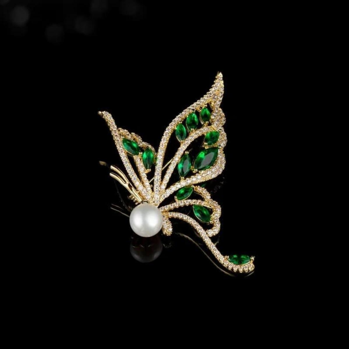 

Green Brick Pearl Butterfly Brooch: Vintage Luxury Coat Pin & Versatile Accessory for Suit Corsage.