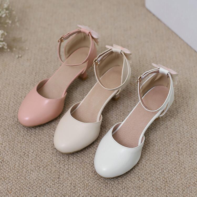 

Новые модные босоножки на среднем каблуке