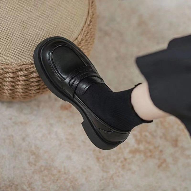 

Маленькие кожаные туфли на толстой подошве женские осенние новые универсальные в студенческом стиле туфли-лодочки 40