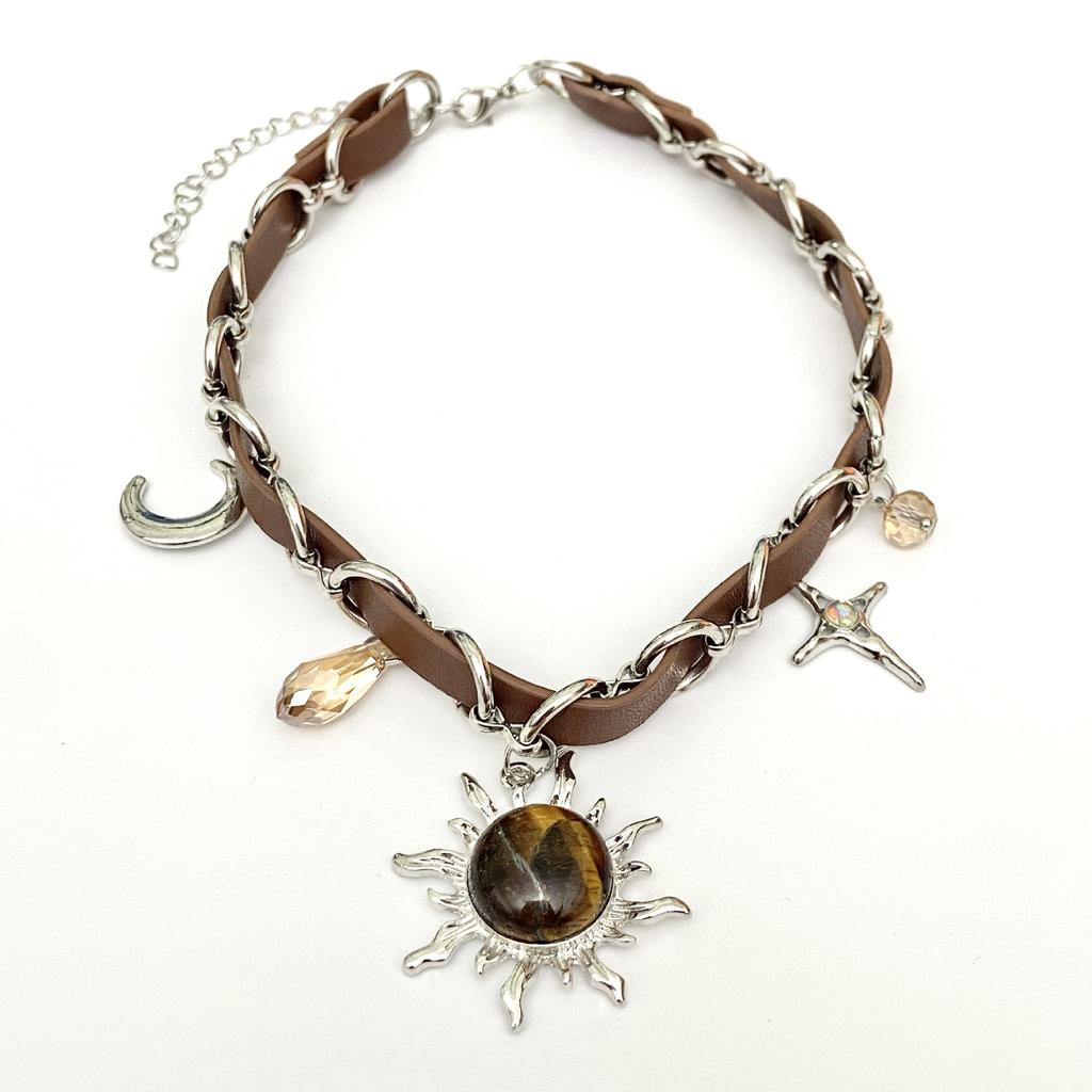 Niche Maillard Double Layer Brown Leather Clavicle Chain Women Octagram Sun Pendant Retro Daily Street Fashion Neck Accessory Gift