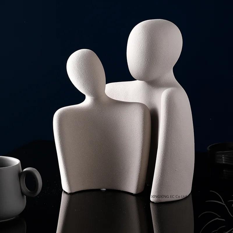 Creative Abstract Character Ornaments Frosted Ceramic Couple Hug Sculpture Artwork Modern Home Decoration Crafts Wedding Gift